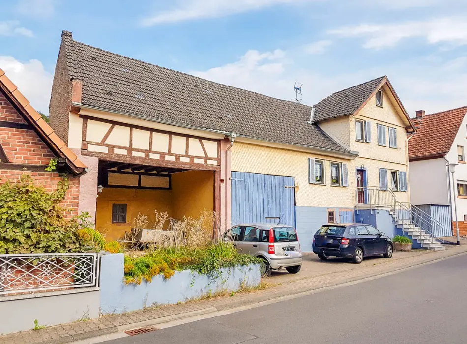 der Immobilie: Haus, Scheune, viel Grundstück, Platz, Ruhe, Burgblick... Ist hier in Breuberg alles zu haben! (Foto)