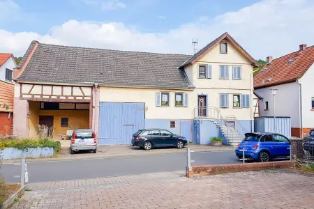 der Immobilie: Haus, Scheune, viel Grundstück, Platz, Ruhe, Burgblick... Ist hier in Breuberg alles zu haben! (Foto)