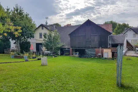 der Immobilie: Haus, Scheune, viel Grundstück, Platz, Ruhe, Burgblick... Ist hier in Breuberg alles zu haben! (Foto)