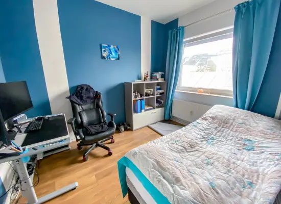 Kinderzimmer der Immobilie: Charmantes Penthouse-Feeling: Großzügige Wohnung mit Dachterrasse in Reinheim (Foto)