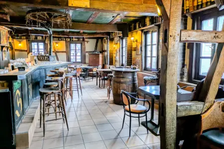 Gastraum Pub der Immobilie: Objekt mit renommierten Gaststätten und viel Potential im Zentrum von Michelstadt! (Foto)