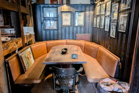 Gastraum Pub der Immobilie: Objekt mit renommierten Gaststätten und viel Potential im Zentrum von Michelstadt! (Foto)
