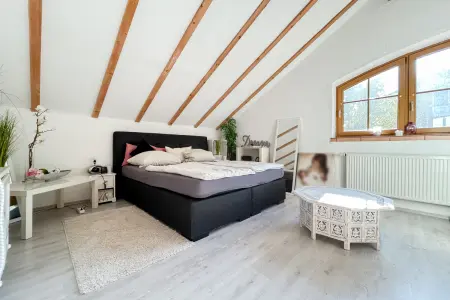 der Immobilie: Stilvolle Doppelhaushälfte mit traumhaftem Ausblick und Photovoltaikanlage! (Foto)