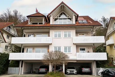 Ansicht W der Immobilie: 2-Zimmer-Eigentumswohnung in ruhiger Lage – geeignet für Selbstnutzer oder Kapitalanleger! (Foto)