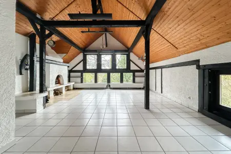 Wohnbereich der Immobilie: Einzigartige Maisonettewohnung mit Kamin & Klimagerät – diese Wohnung gibt es nur einmal! (Foto)