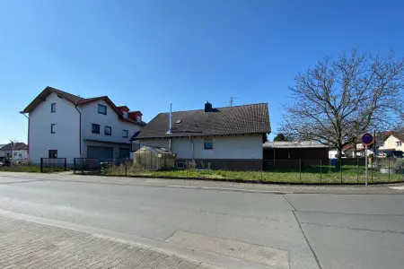 Straßenansicht I der Immobilie: Vielseitiges Wohn- und Geschäftsensemble mit zahlreichen Nutzungsmöglichkeiten in Dieburg (Foto)