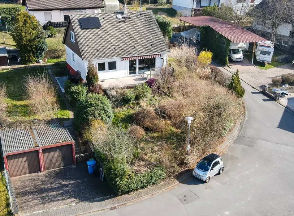 Einfamilienhaus mit Grundstück