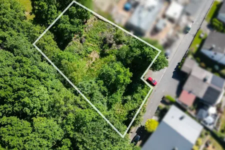 Ansicht-SW der Immobilie: Besser geht´s nicht! Toller Bauplatz in Sackgasse am Waldrand, Süd-Ausrichtung, ruhig, Natur pur! (Foto)