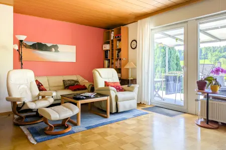 EG-Wohnen der Immobilie: Ein Haus? Eine Wohnung? Eigentlich beides! Große ETW mit Garten in ruhiger, sonniger Süd-West-Lage! (Foto)