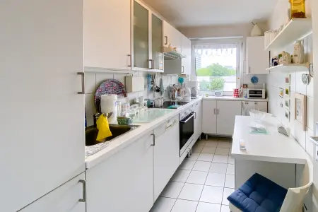 Küche Whg. 2. OG mi. der Immobilie: Investieren in Toplage: Wohn- und Geschäftshaus im Herzen von Hanau (Foto)