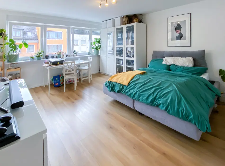 Wohn- und Schlafzimmer Whg. 2. OG re.