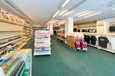 Ladenfläche EG der Immobilie: Investieren in Toplage: Wohn- und Geschäftshaus im Herzen von Hanau (Foto)