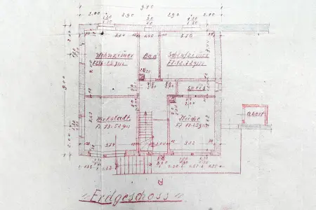 Grundriss Erdgeschoss der Immobilie: Großzügiges Wohnhaus in naturnaher Lage - ein Rohdiamant für kreative Gestalter (Foto)