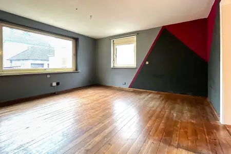 großzügige helle Räume der Immobilie: Großzügiges Wohnhaus in naturnaher Lage - ein Rohdiamant für kreative Gestalter (Foto)