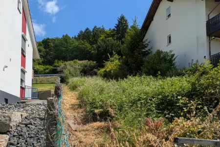 Ansicht-NO der Immobilie: Außergewöhnliches Grundstück für ein außergewöhnliches Haus mit tollem Blick in Eberbach! (Foto)