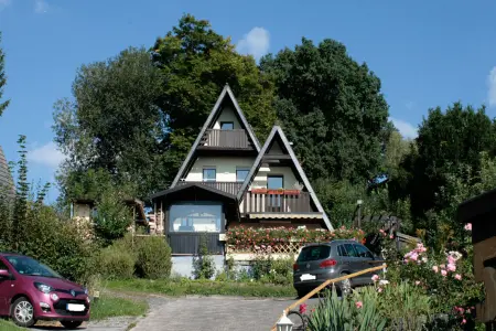 Ansicht W Titel der Immobilie: Liebhaberobjekt in ruhiger, sonniger Lage von Erbach Erlenbach! (Titelbild)