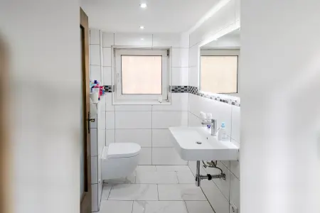 EG-WC