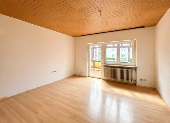 Wohnbereich der Immobilie: Ein Haus voller Möglichkeiten – Ihr Projekt mit Zukunft! (Foto)