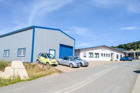 Ansicht-Werkhalle-Bürogebäude-W