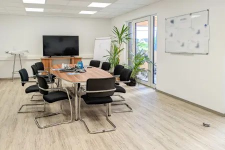 BG-Besprechung der Immobilie: Neuwertiges Gewerbeobjekt – Büro-Gebäude, Lager- & Werk-Halle
in Erbach! (Foto)