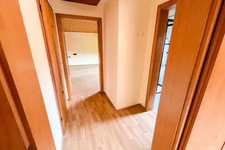 Flurbereich-/DG (Vorderhaus) der Immobilie: Die perfekte Immobilie für Selbstständige, Kapitalanleger sowie Mehrgenerationenwohnen (Foto)