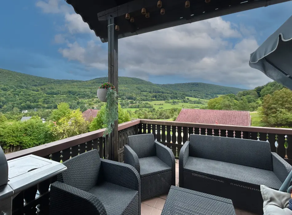 Balkon Aussicht der Immobilie: Ihr neues Familienglück in Breitendiel – Großzügig, modern und mit herrlichem Außenbereich! (Foto)