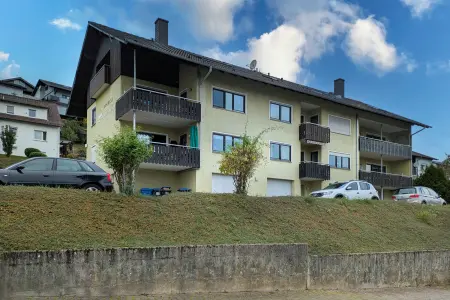 Ansicht O der Immobilie: Selbstnutzer  u. Kapitalanleger aufgepasst: schöne, helle 2-Zimmer-ETW mit tollem Blick über Erbach! (Foto)