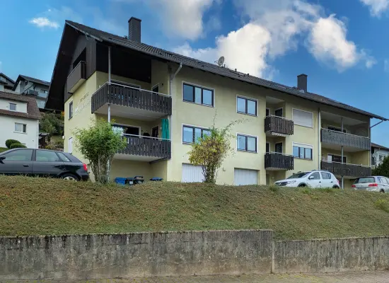 Ansicht O der Immobilie: Selbstnutzer  u. Kapitalanleger aufgepasst: schöne, helle 2-Zimmer-ETW mit tollem Blick über Erbach! (Foto)