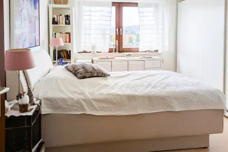 Schlafen der Immobilie: Selbstnutzer  u. Kapitalanleger aufgepasst: schöne, helle 2-Zimmer-ETW mit tollem Blick über Erbach! (Foto)