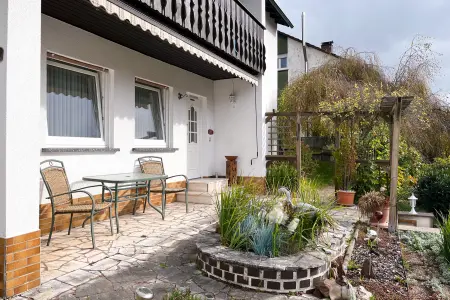 EG_Terrasse der Immobilie: Ein Zuhause mit Herz – großzügiges Einfamilienhaus mit Einliegerwohnung und Platz für Ideen (Foto)