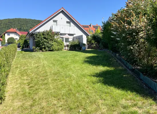 Garten der Immobilie: Modernes Einfamilienhaus – Familienidyll am Main (Foto)