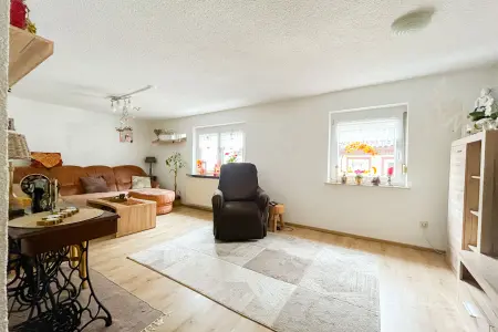 Wohnzimmer 1. OG der Immobilie: Ein Zuhause zum Verlieben – Platz für Ihre Familie und Ihre Träume! (Foto)