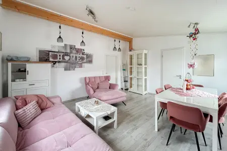 Wohnzimmer der Immobilie: Platz für die ganze Familie – modernisiertes Einfamilienhaus mit Gartenparadies, Garage und Carport! (Foto)