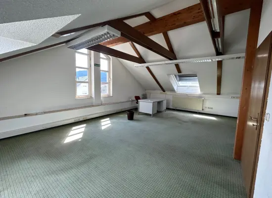Büroräume der Immobilie: Bürogebäude in Top-Lage von Großheubach (Foto)