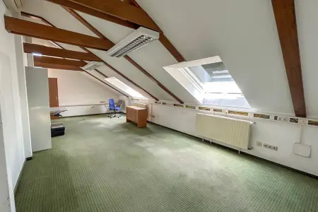 Büroräume der Immobilie: Bürogebäude in Top-Lage von Großheubach (Foto)