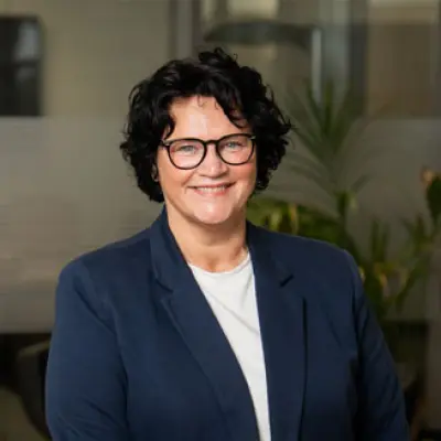 image of agent Carmen Hamm